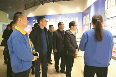 贵州省黔东南州委常委、榕江县县委书记贺代宏一行到公司参观学习考察