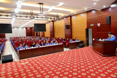 ​ 学习榜样，凝聚力量！新利体育召开陈良杰同志先进事迹报告会