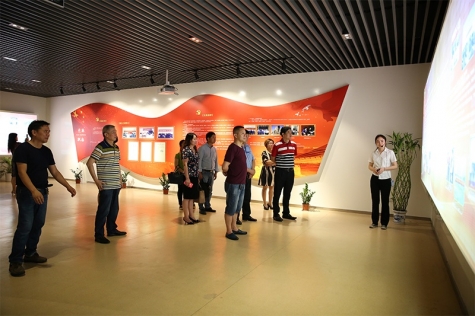 中法集团领导来新利体育交流党建工作